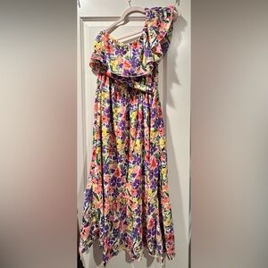 One shoulder floral dress with tie belt. Size M.